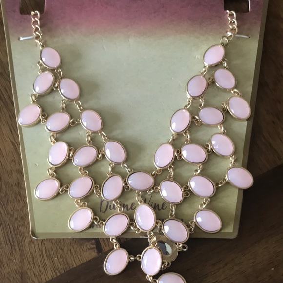Jewelry - 20 inch soft pink necklace
